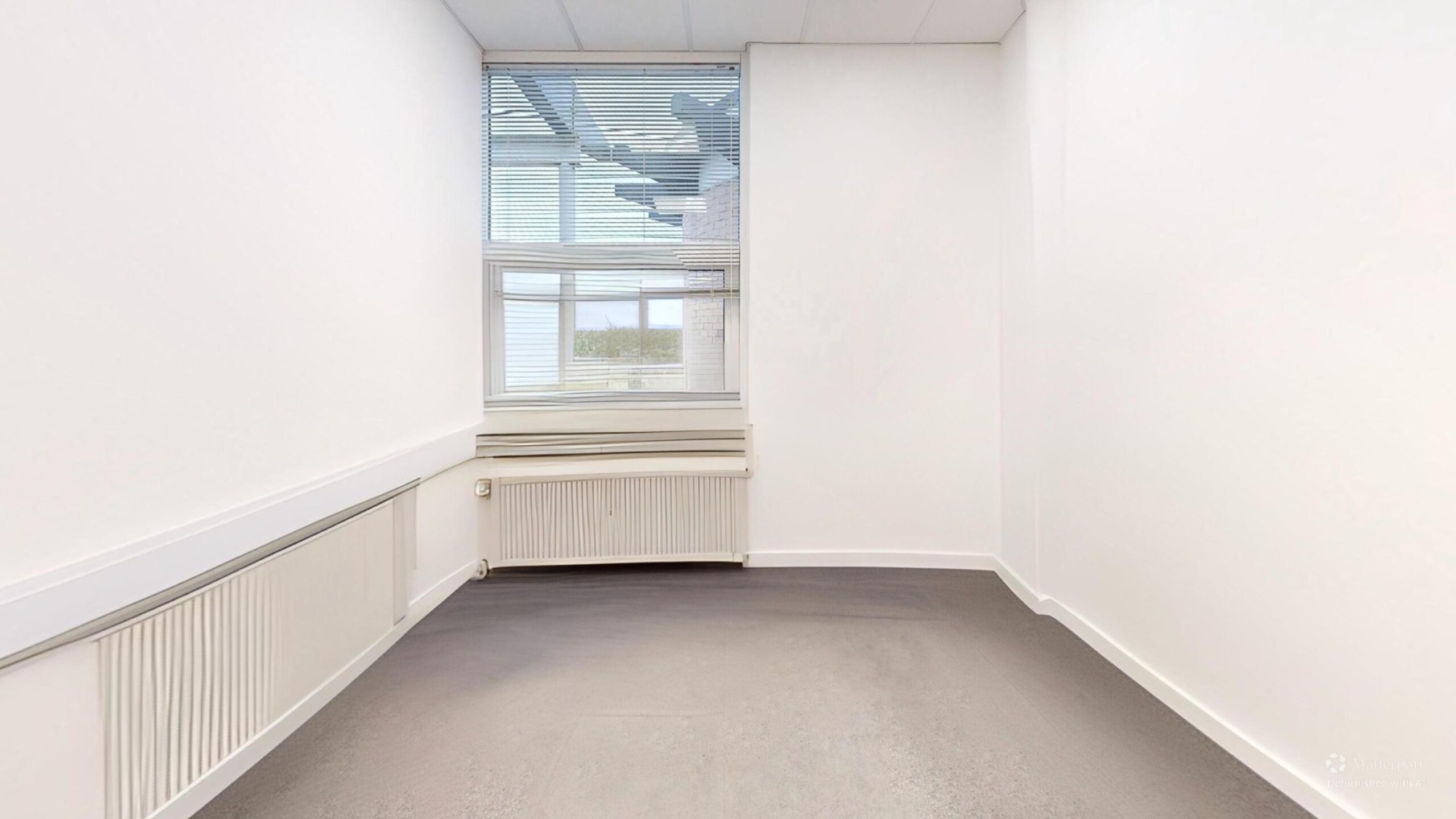 F9-Stirling-House-Photo-3-Defurnished